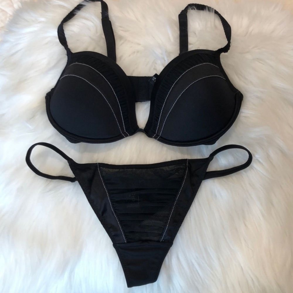 La Perla Studio Matching Bra & Thong Set Black